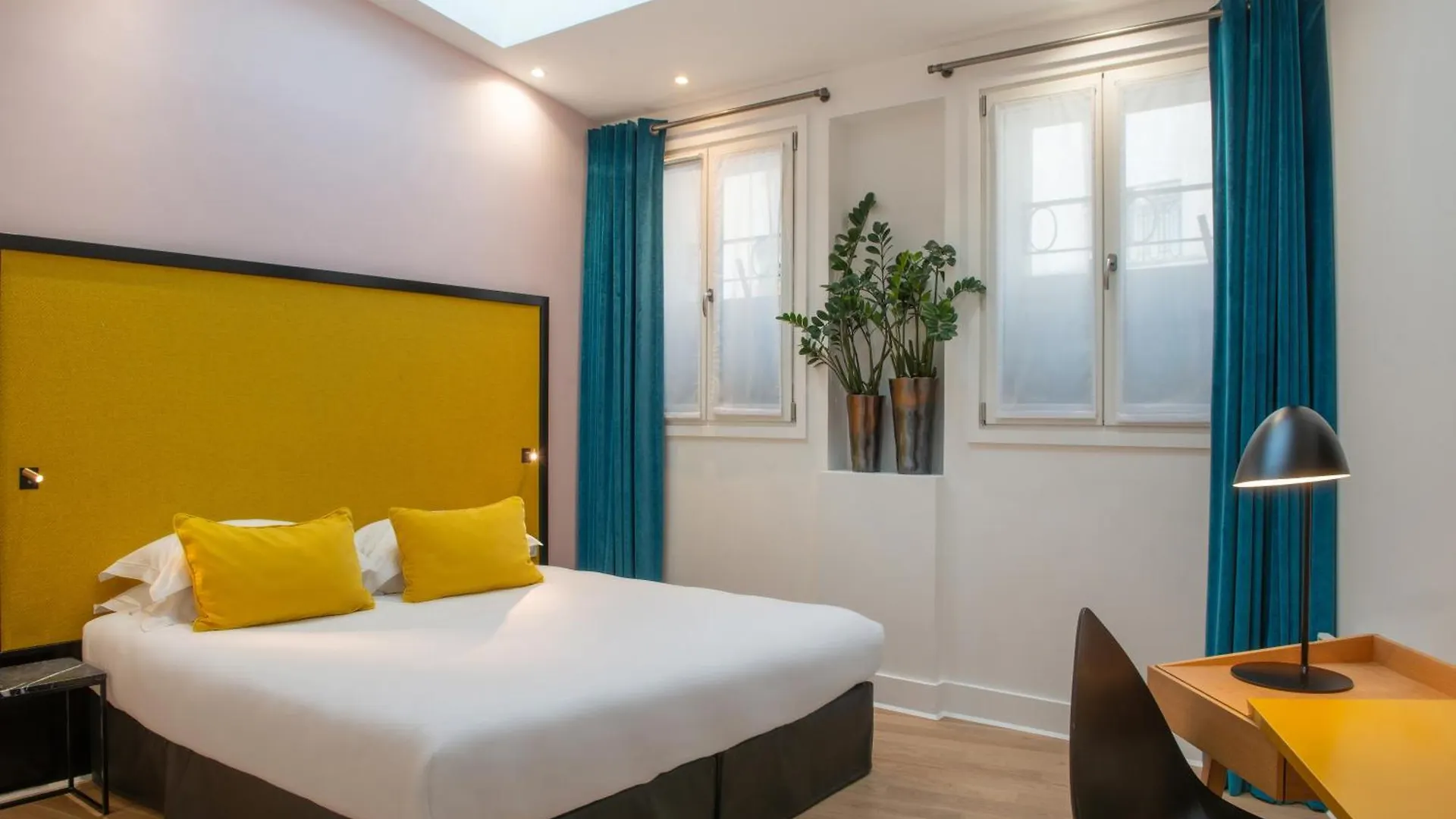 Arc De Triomphe Hotel Paris