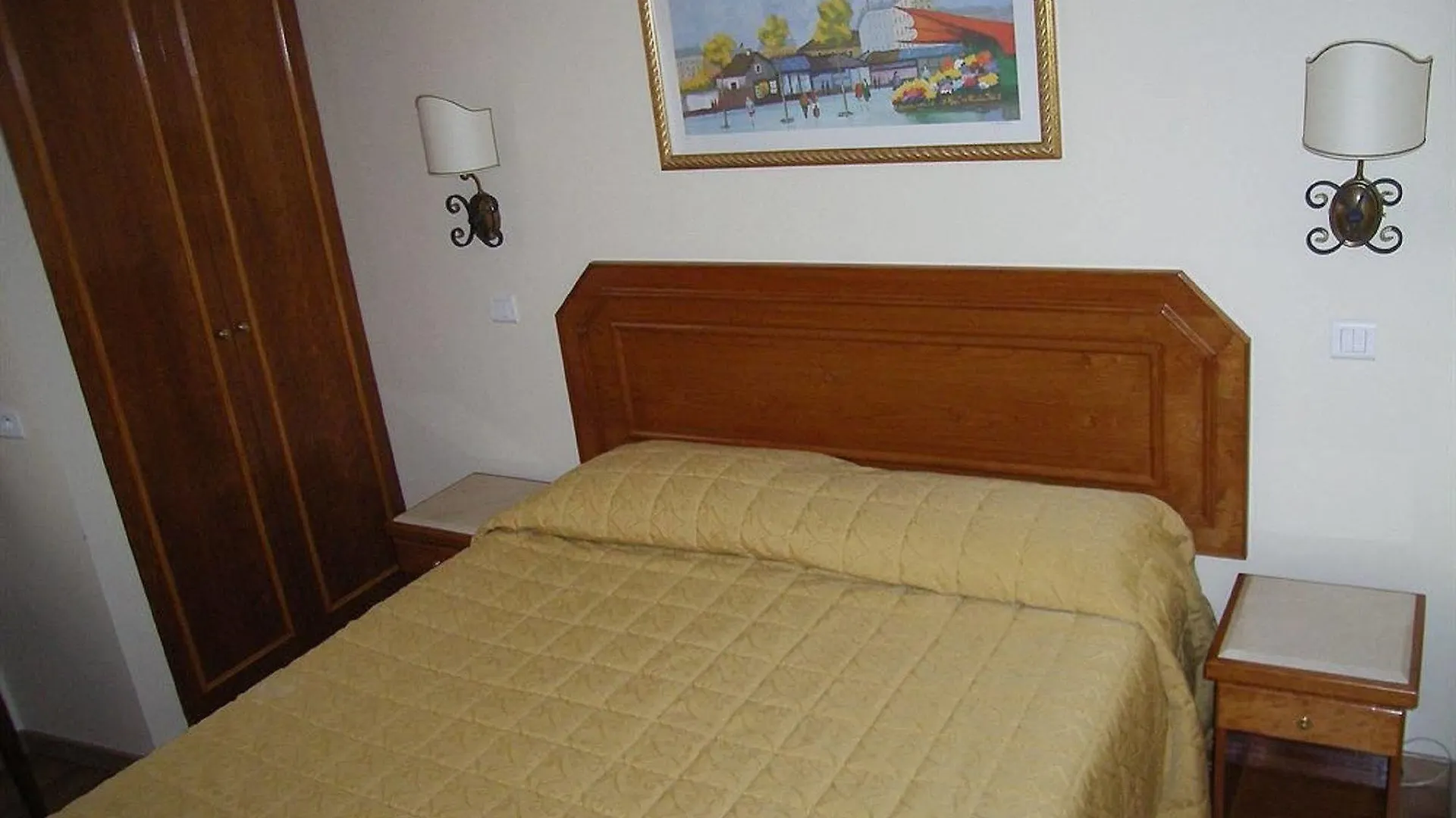 Arc De Triomphe Hotel Parijs